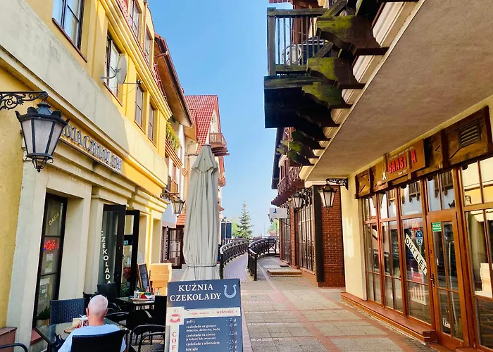 Perla Mazur Przy Promenadzie Mikolajki